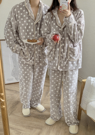 우주블리 잠옷 커플 도트 극세사 신혼 땡땡이 파자마